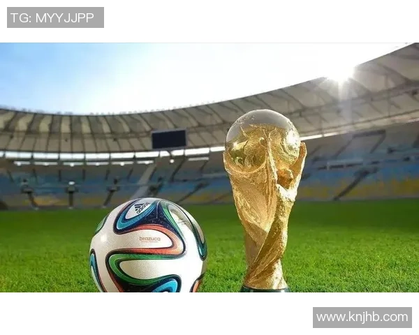 发光球星足球创新设计引领夜间赛事新潮流照亮未来运动场景