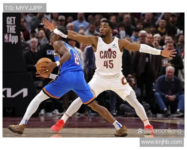 当NBA巨星邂逅绿茵传奇跨界对话点燃全场热血瞬间 当NBA巨星邂逅绿茵传奇跨界对话点燃全场热血瞬间